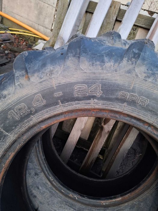 Opony  12.4 - 24
