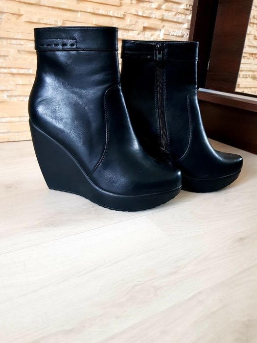Czarne botki ocieplane