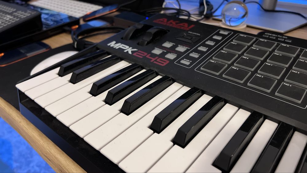 AKAI Professional MPK249 - 49 клавіш піано