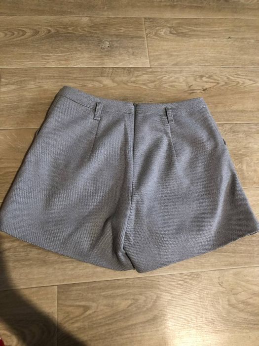 Класичні сірі шорти