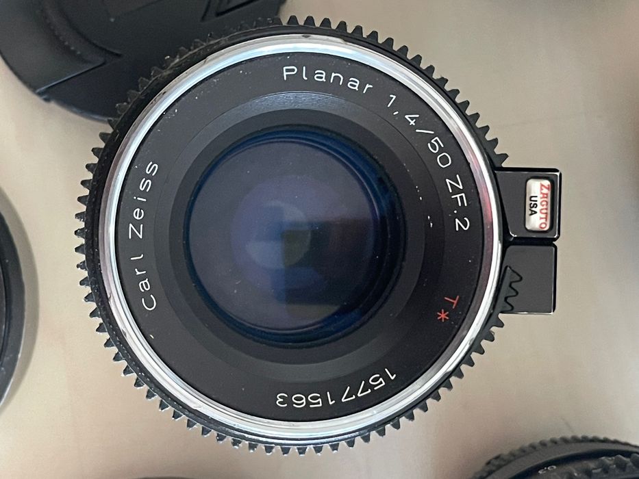 4 objetivas ZEISS Planar T*
