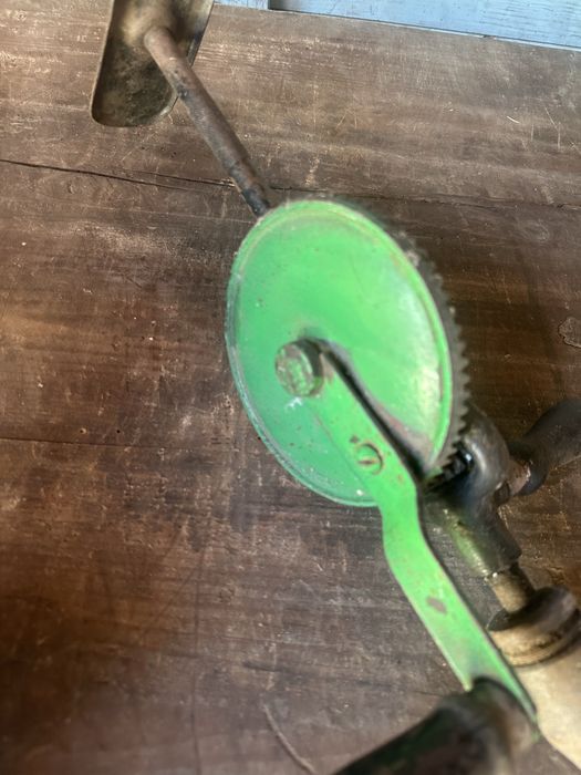 Máquina de furar manual