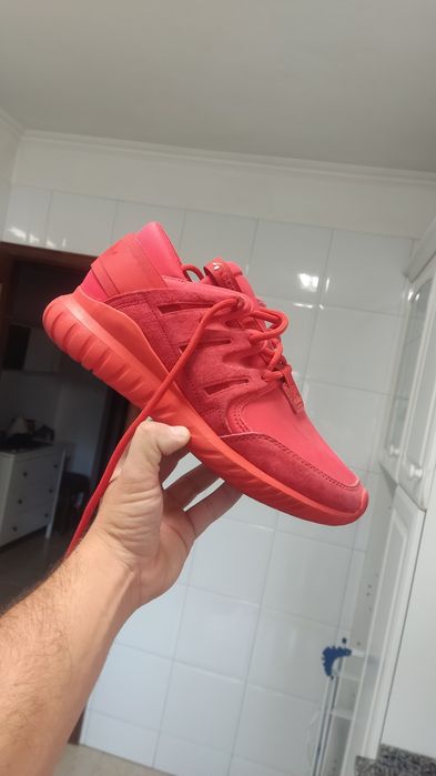 Adidas tubular t.40