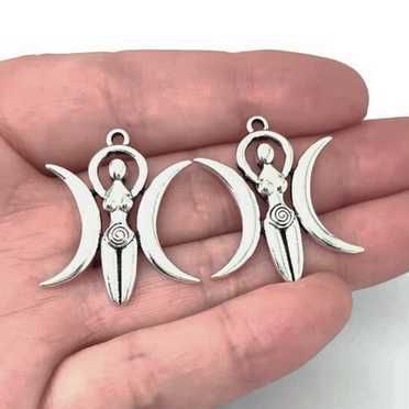 Wicca Bogini półksiężyc księżyc talizman amulet