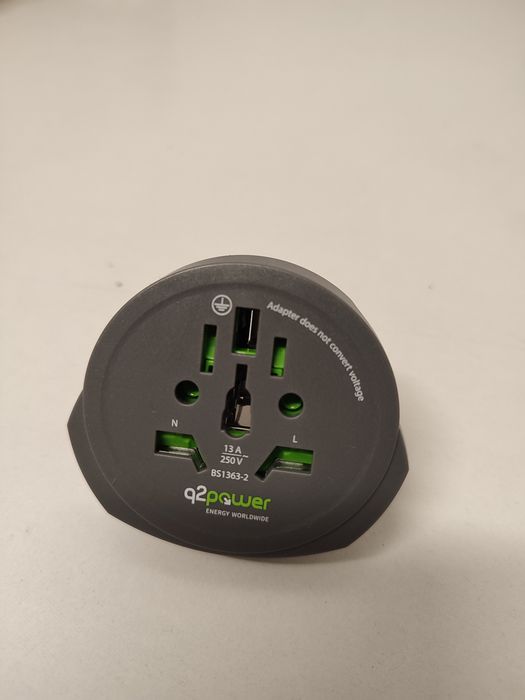 Travel adapter UE