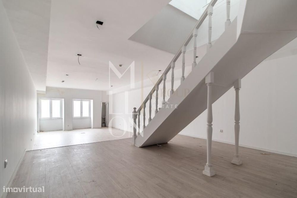 Prédio no centro Histórico do Porto com projeto aprovado