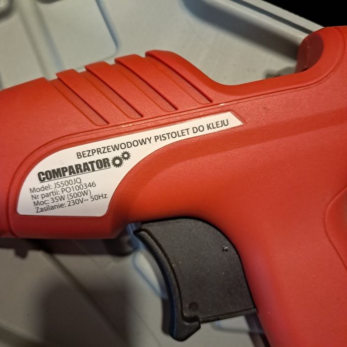 Bezprzewodowy pistolet do kleju Compatator