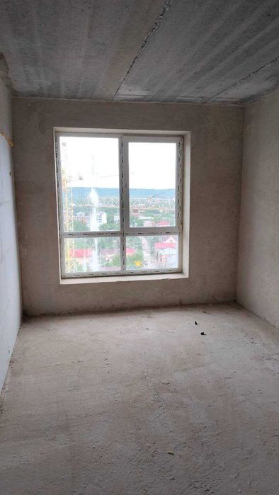 Здана двохкімнатна квартира на першому поверсі в новому ЖК