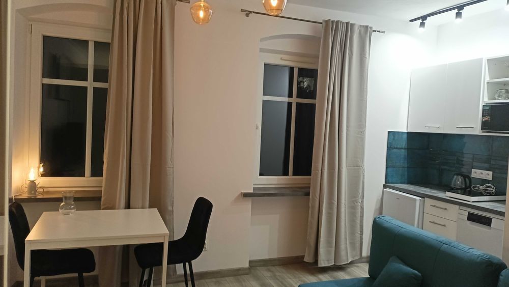 przytulne studio, I wynajem po remoncie, pełne wyposażenie, bezczynsz.