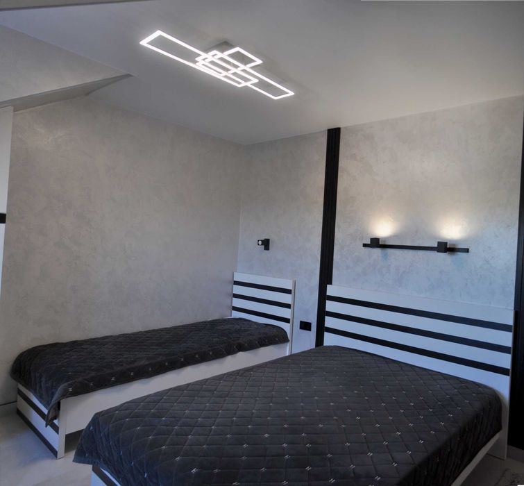 Нова шикарна 2 кімнатна квартира в центрі старого міста.