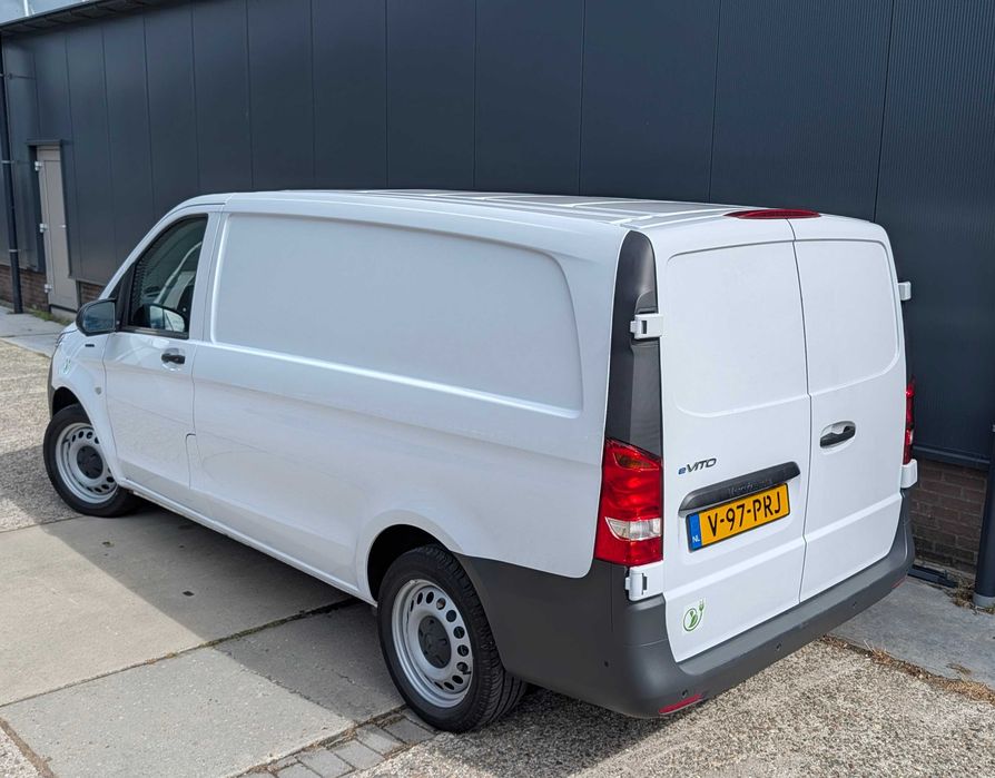 Mercedes-Benz eVito 66 kWh | 2024 | 21.130 km | Carregamento Rápido