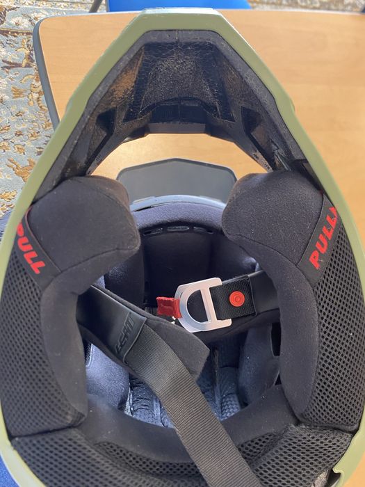 Capacete Leatt brace