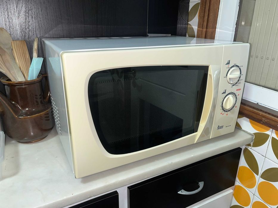 Microondas TEKA modelo MW 20 BF