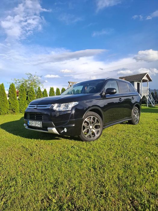 Mitsubishi Outlander Mitsubishi Outlander 2.2 DID Instyle Navi 4WD | Bogata wersja