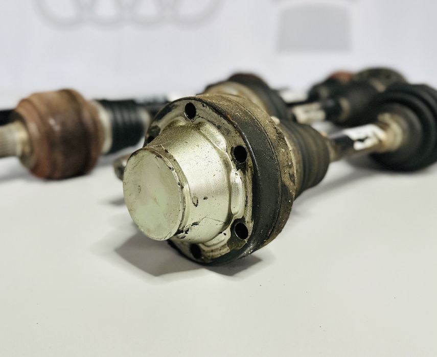 Полуось Audi Q5 8R Напіввісь Ауді Розборка Шрот Запчастини