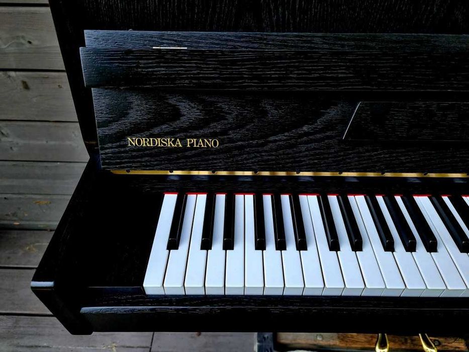 Pianino Nordiska Piano 106,5cm 1985r RENNER Czarny Matowy