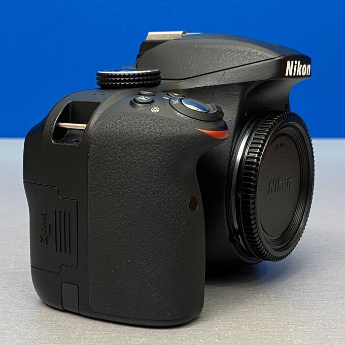 Nikon D3300 (Corpo) - 24.2MP