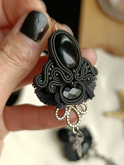 Całkowicie czarne kolczyki sutasz soutache z onyksami gotyckie goth