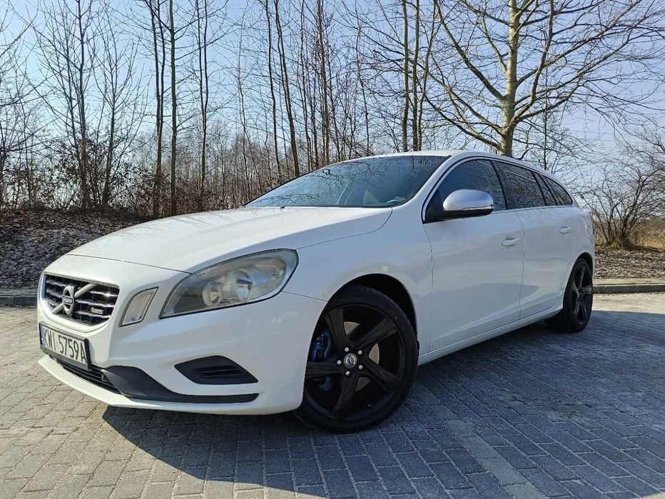 Volvo v60 D5 215KM R-design
