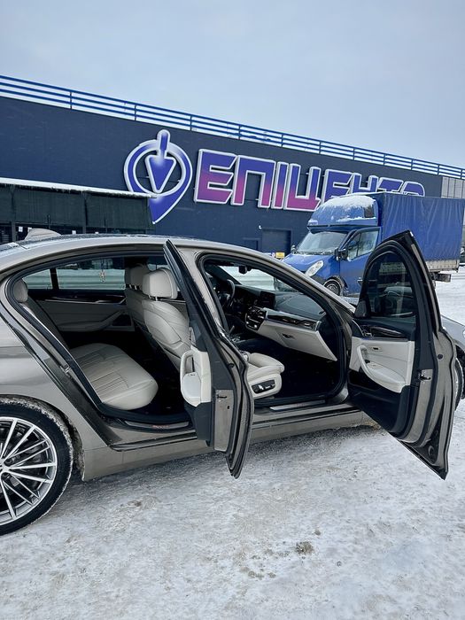 Срочно  BMW G30 2019