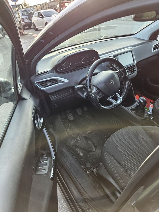 Peugeot 208 1.6 BlueHDi de 2017 para peças