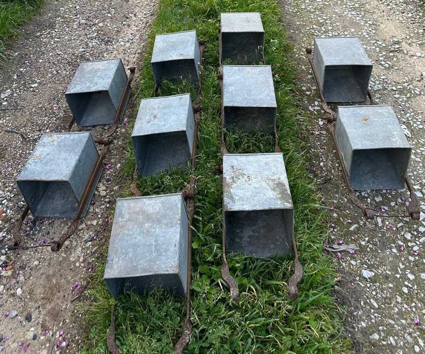 conjunto de Alcatruzes ou baldes metálicos zincados, antiguidades