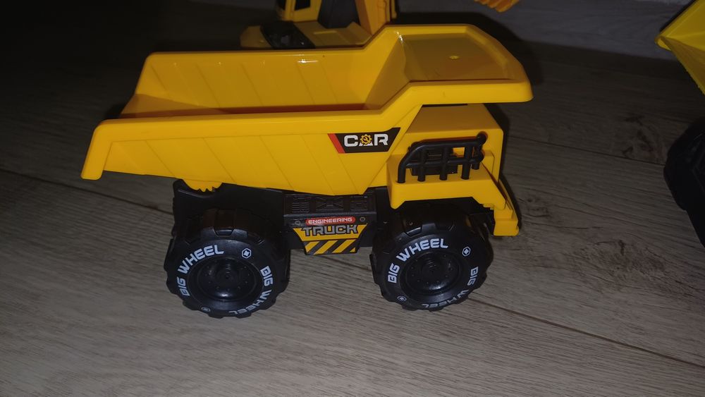 Играшки для хлопчиків,машинки