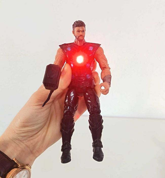 Figuras de ação de personagens da Marvel (1 unidade)