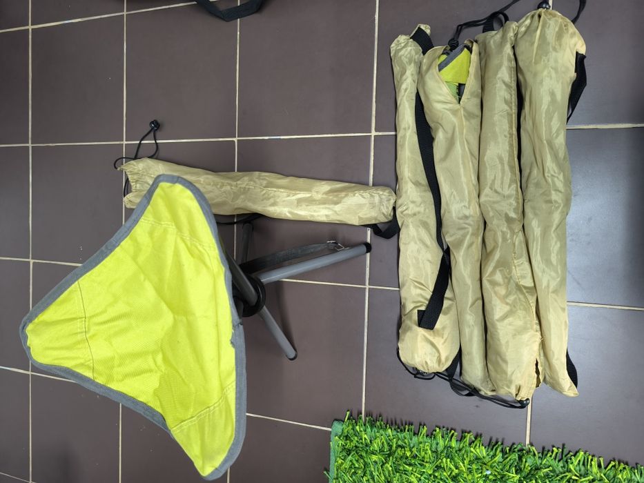 Sacos cama e bancos de campismo