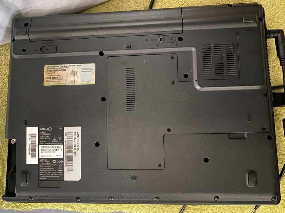 Fujitsu Amilo Li 2735