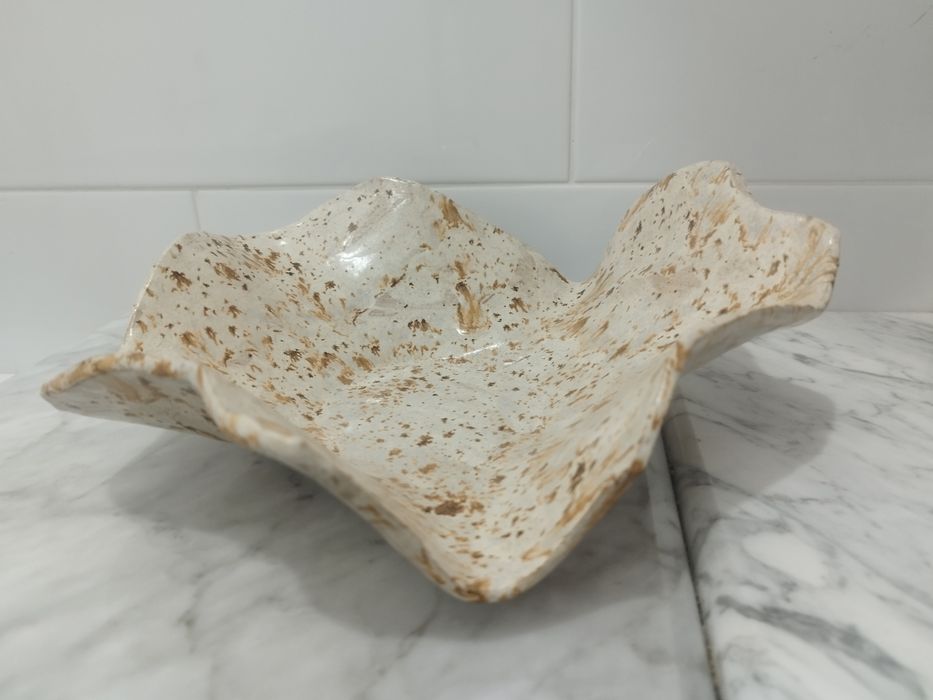 Centro de mesa em barro pintado - modernista