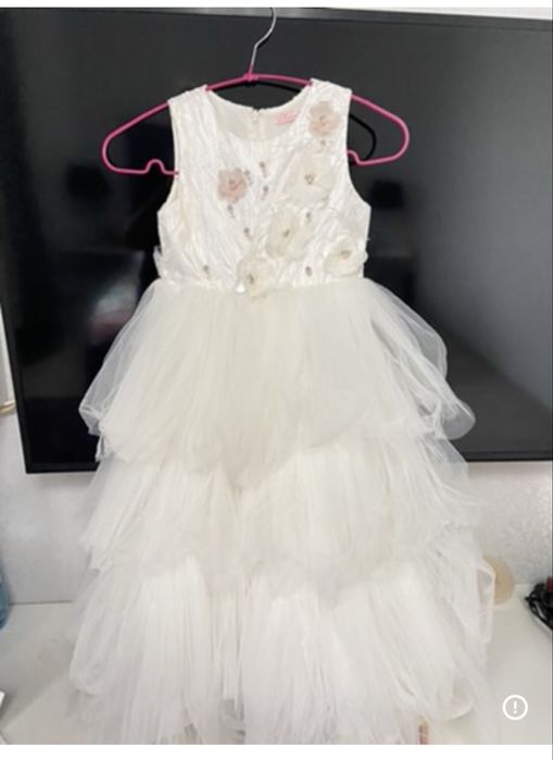 Святкова біла сукня плаття, вечірня