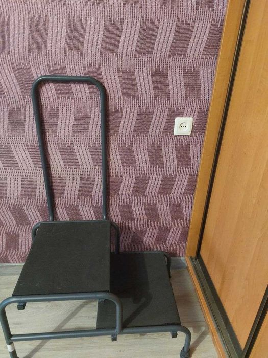 ступенька для ванной с поручнем продам