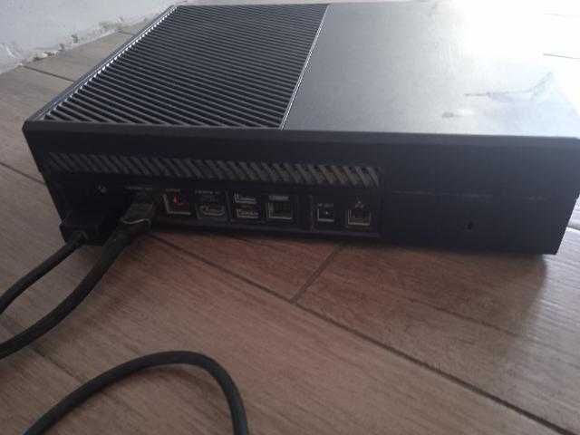 Xbox One Czarny +7 gier