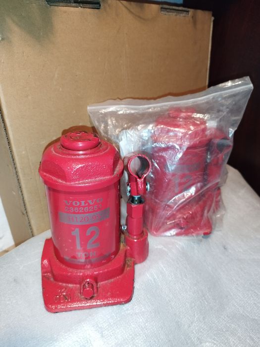 Домкрат 12 тонн.