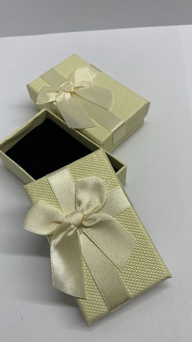 Подарункові коробочки для прикрас