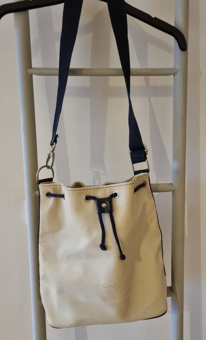 Mala azul e branca  - alça de ombro ajustável