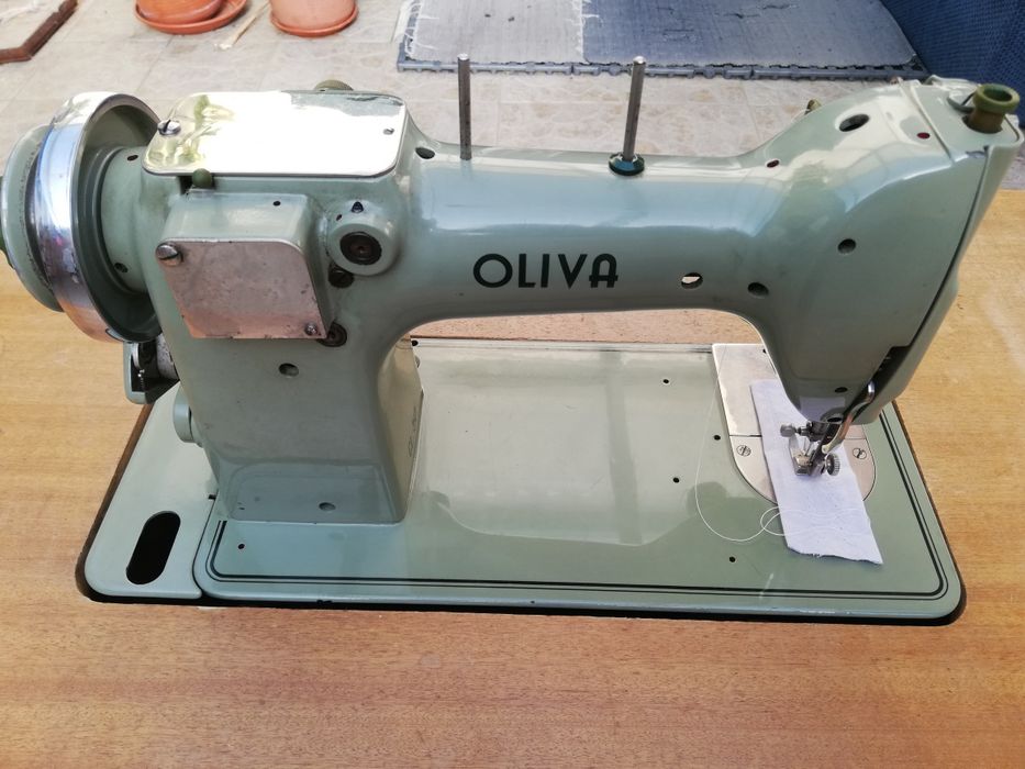 Máquina de costura oliva CL 50