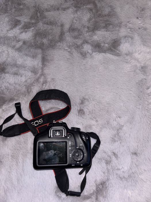 Canon EOS 4000D como nova