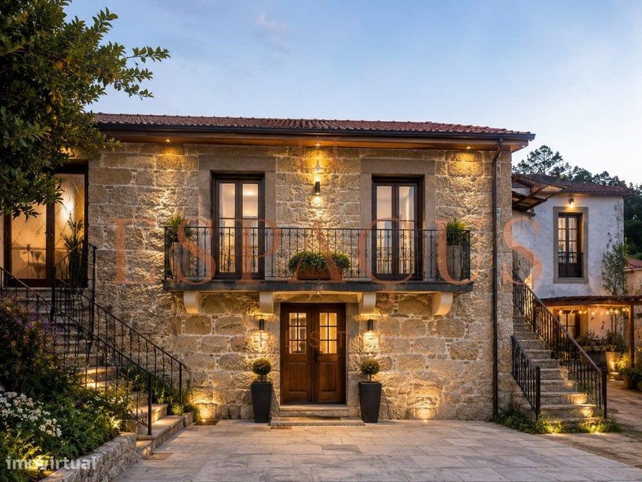 Moradia em Pedra com charme para restauro