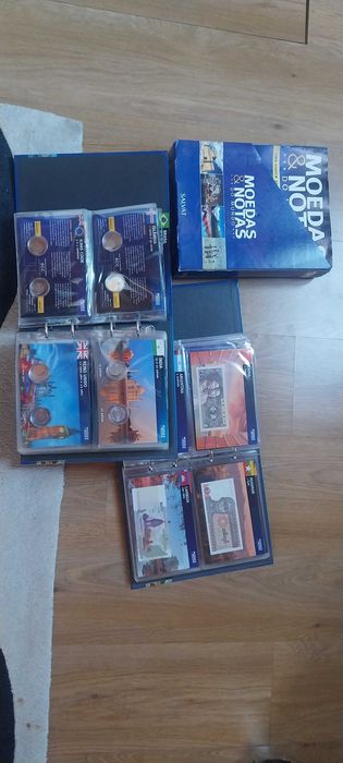 Notas e moedas do mundo