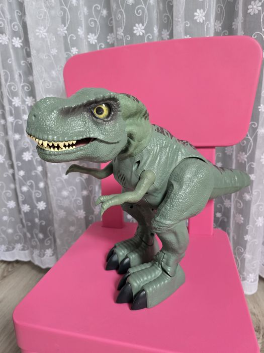 duzy dinozaur interaktywny