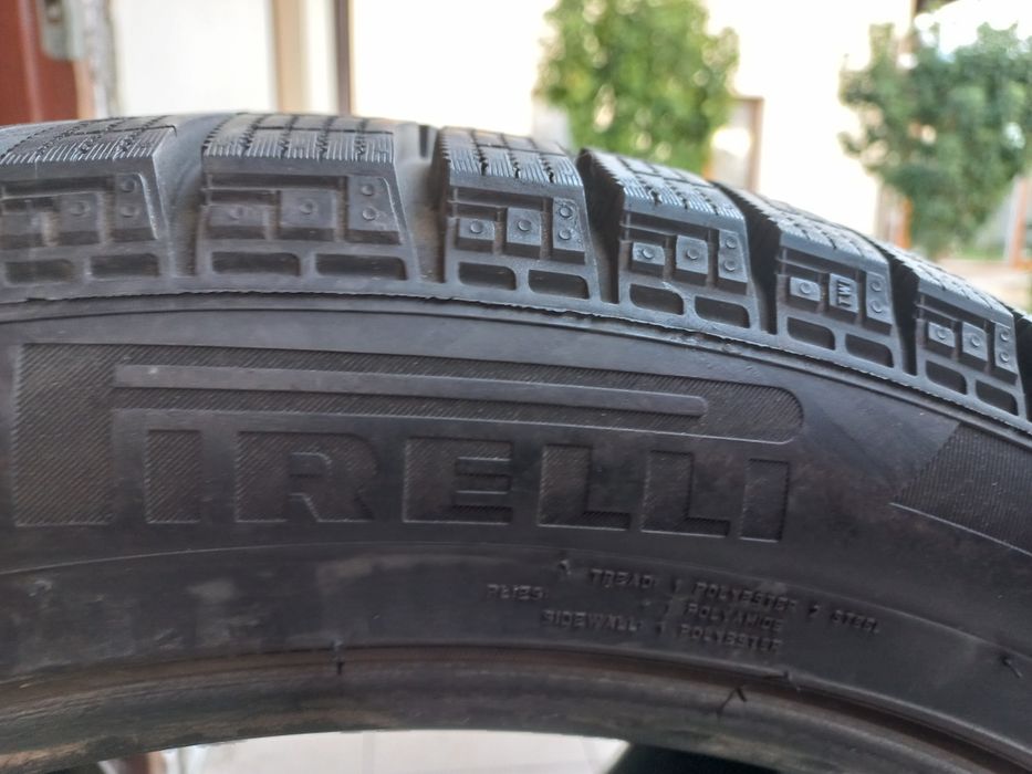 Pirelli  Winters Ice Zero FR  255.45.20
