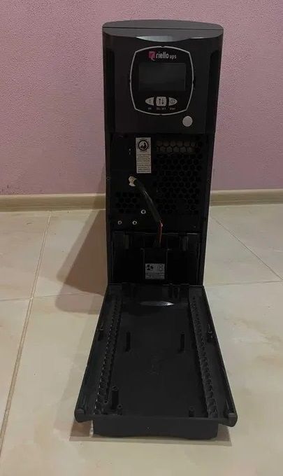 Блок безперебійного живлення Riello ups sdl 3300 a4-2300w