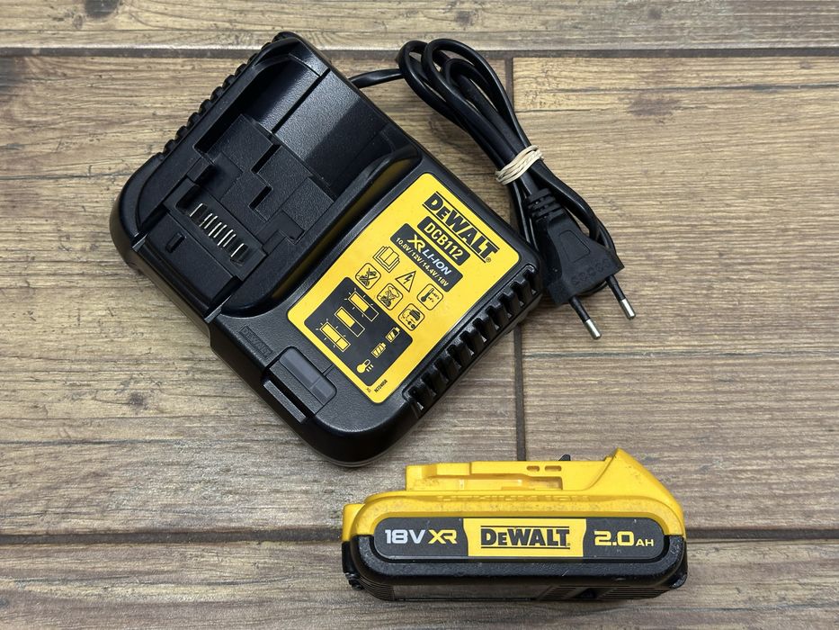 Zestaw | ładowarka DCB112 DeWalt | bateria, akumulator XR 18V 2 Ah