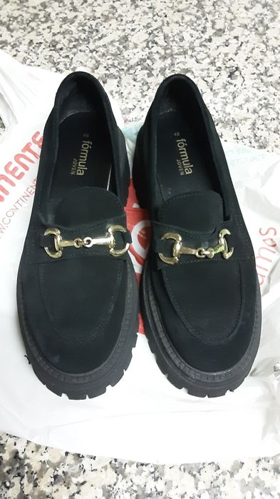 Sapatos  de senhora  em pele camurça  T.40