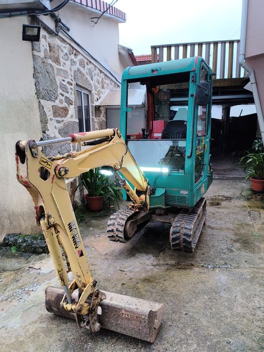 Mini giratória Yanmar b15 1500kg