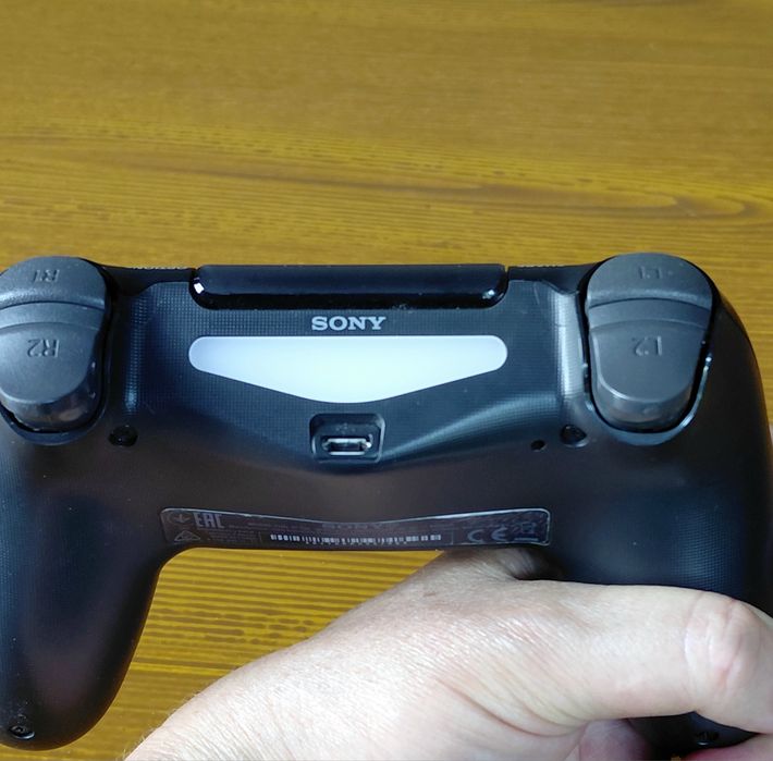 Оригінальний геймпад Sony DualShock 4 v2 Black для PS4 / PC