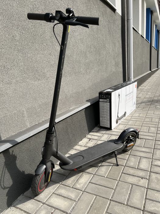 Електросамокат Xiaomi Mi Electric Scooter Pro 2