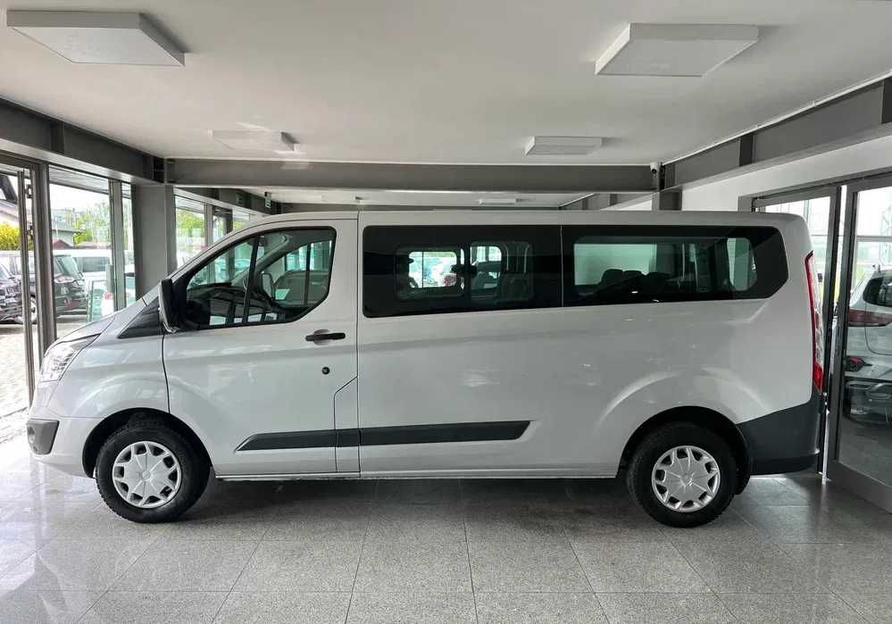 Wynajem busa 9 osobowego, wyjazdy krajowe i zagraniczne + BOX dachowy